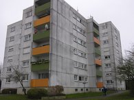 Hochhaus mit Balkonen