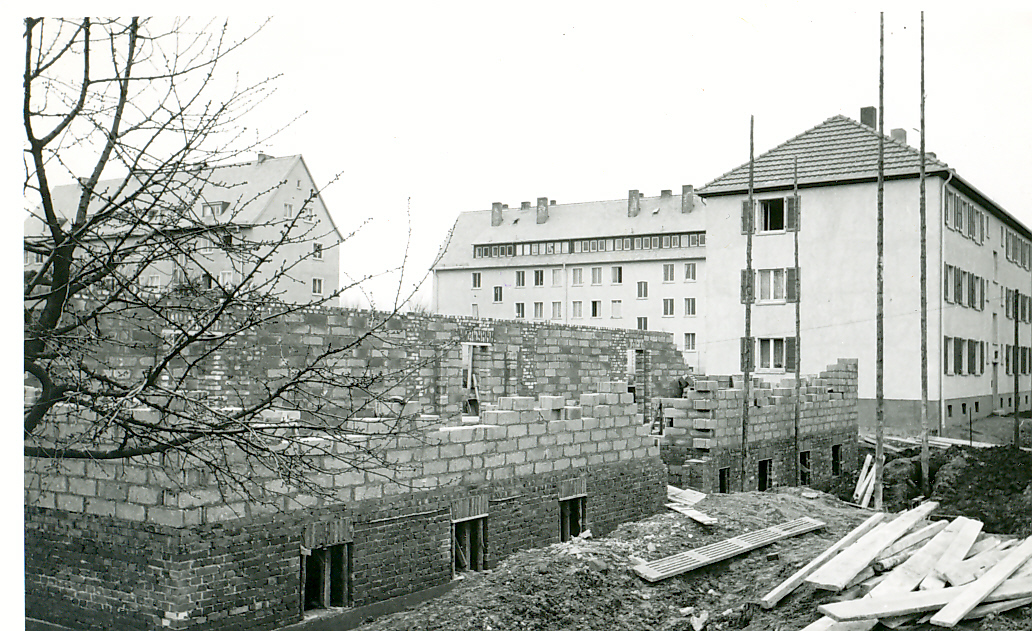 Baustelle der Genossenschaft in schwarz/weiß